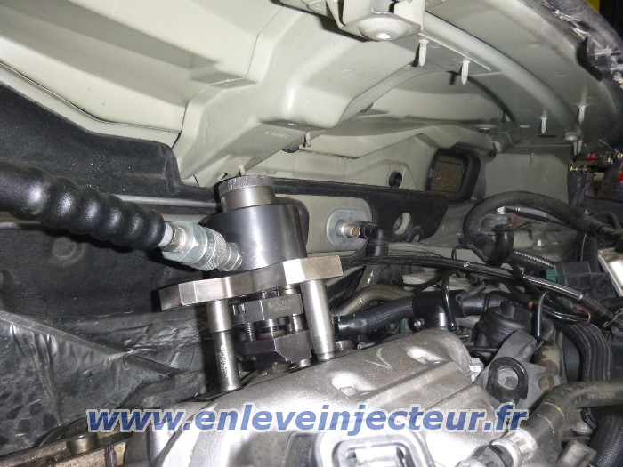 Injektoren rausnehmen aus Peugeot / Citroen /
                Fiat / Lancia mit 2.0 und 2.2 Motoren